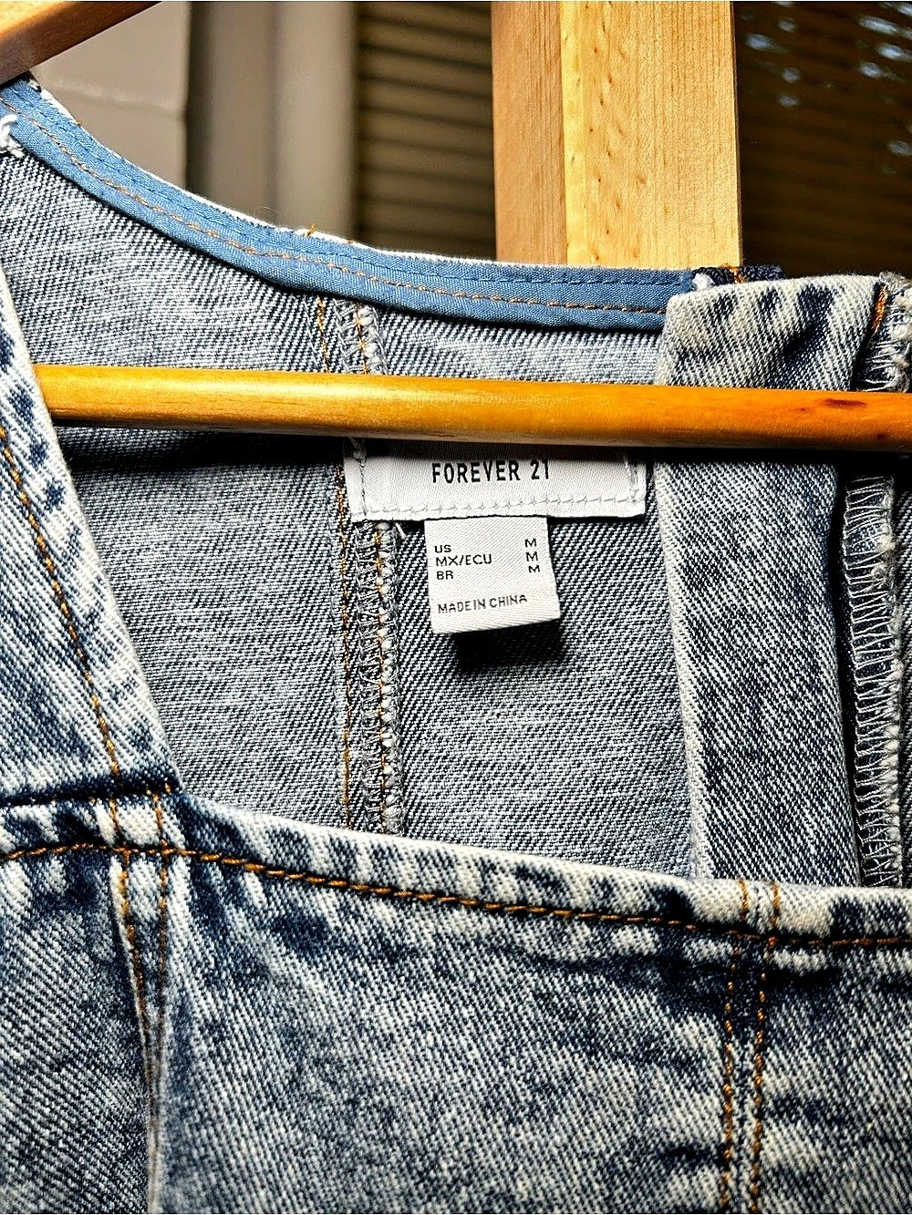 Forever 21 Denim Tiered Mini Dress in Blue Size Medium Like New - Picture 4 of 5